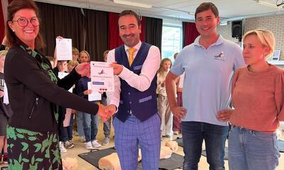 Overhandiging certificaat EHBO-veilige school