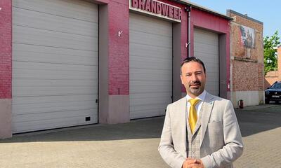 Koen Daniëls bij brandweerkazerne Sint-Gillis-Waas