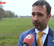 Koen Daniëls voor de camera van TV Oost (Bron: tvoost.be)